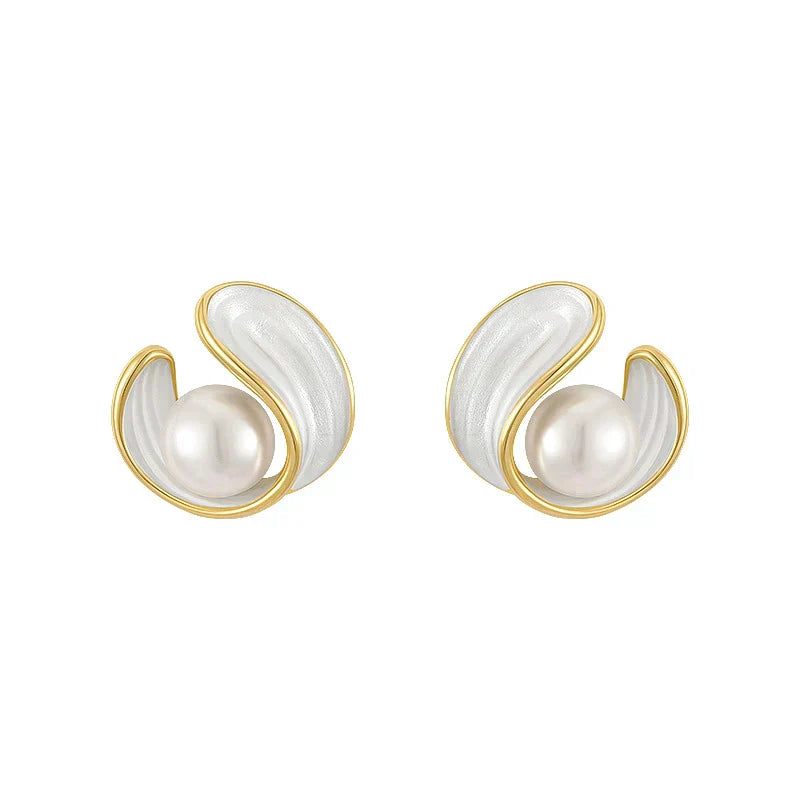Gold Swirl Pearl Stud Earring