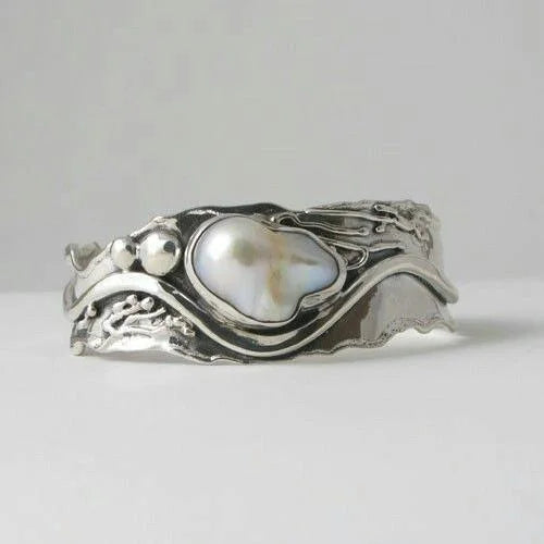 Vintage White Stone Silver Wave Ring