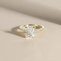 Elegant Silver Band with Sparkling Gem – Timeless Design