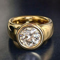 Forged gold ring with vintage zirconias.