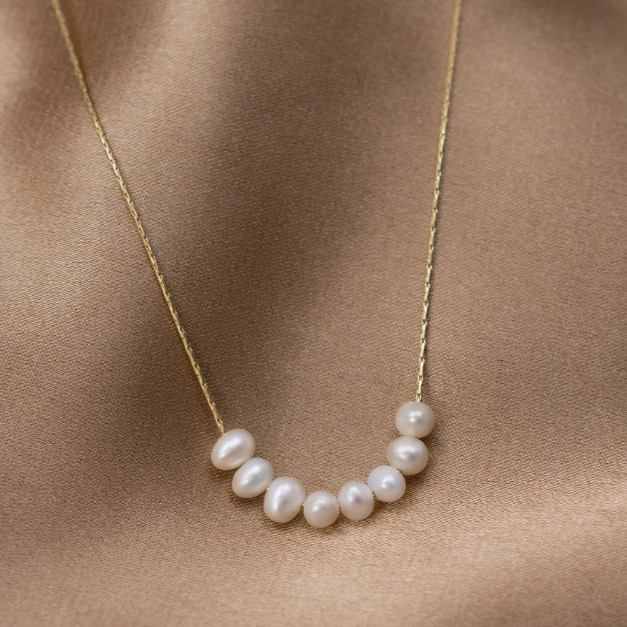 Gold Pearl Pendant Necklace