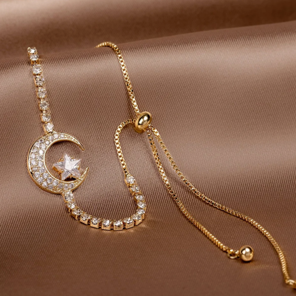 Moon Charm Bracelets made of Zirconia and Gold