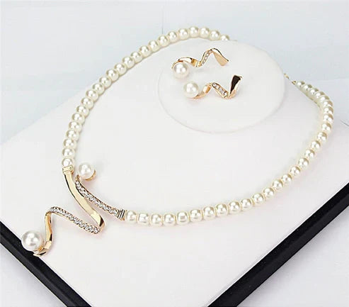 Natural Pearl Jewelry Set (Necklace + Earrings)