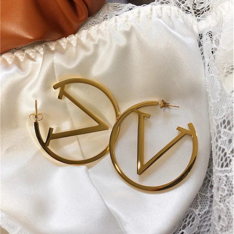 Punk V Earrings in Golden