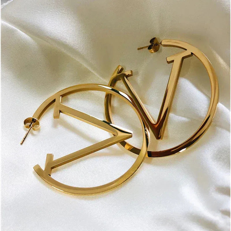Punk V Earrings in Golden
