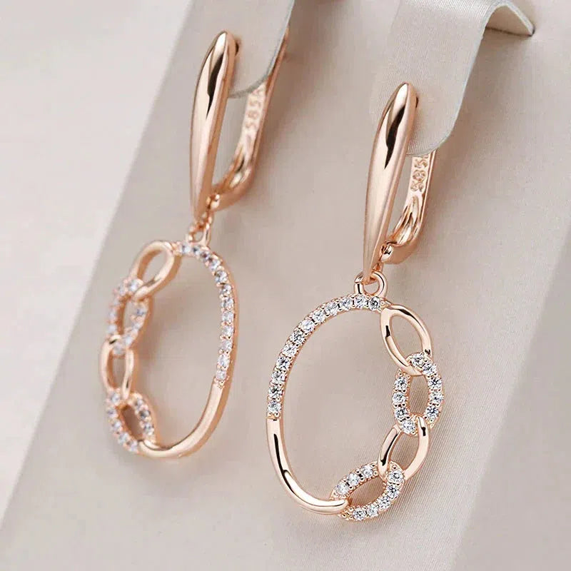 Elegant earrings with zirconia gold