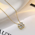 Delicate clover necklace in silver with a timeless design