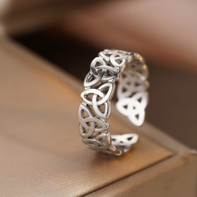 Heritage Knotwork Unity Ring