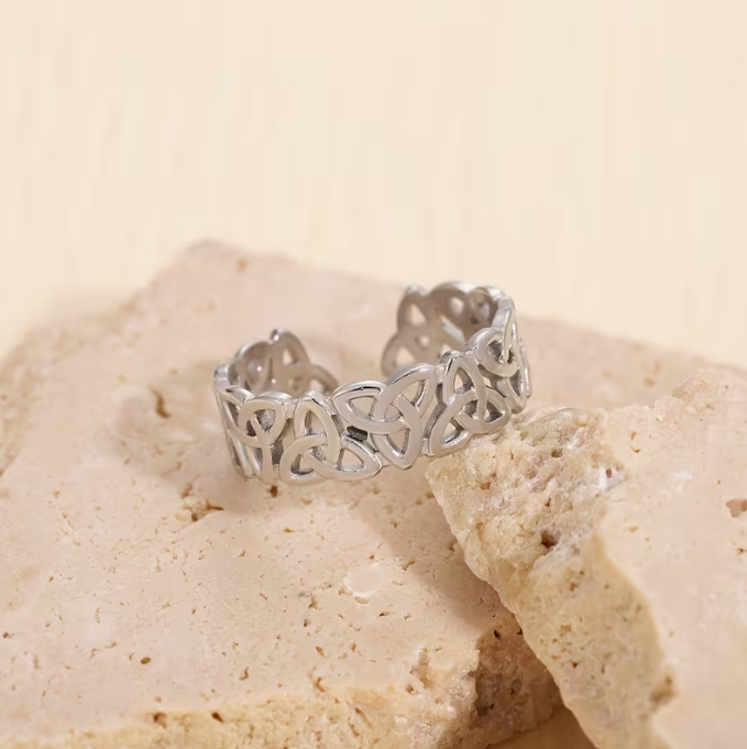 Heritage Knotwork Unity Ring