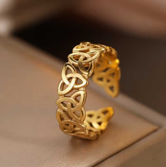 Heritage Knotwork Unity Ring