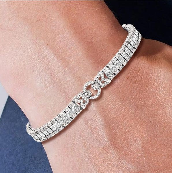1+1 Offer: Elegant shiny necklace with pearls crafted from silver + White Sapphire Bracelet with Emerald Cut