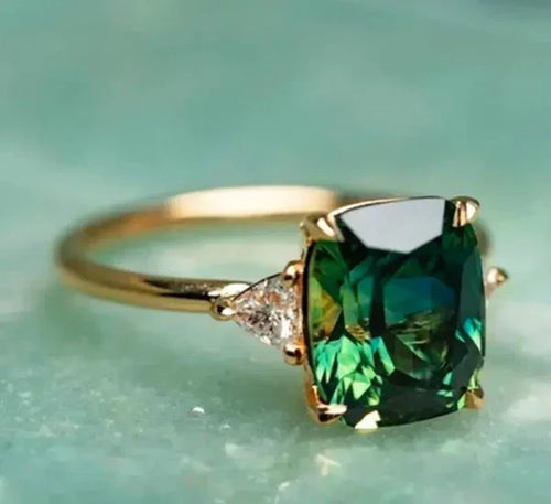 1+1 Offer: Fiora Emmeranthe Bracelet + Green Zirconia Ring in Gold