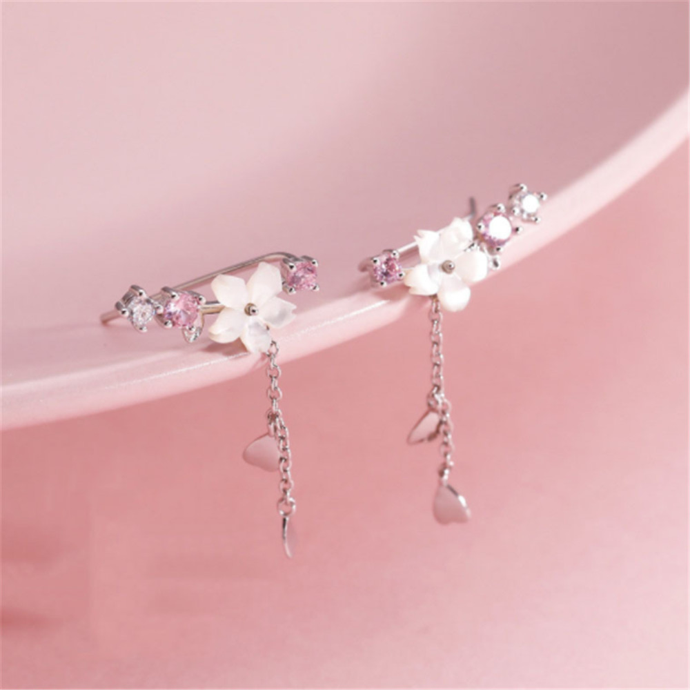 Floral earrings with rose stones in silver.