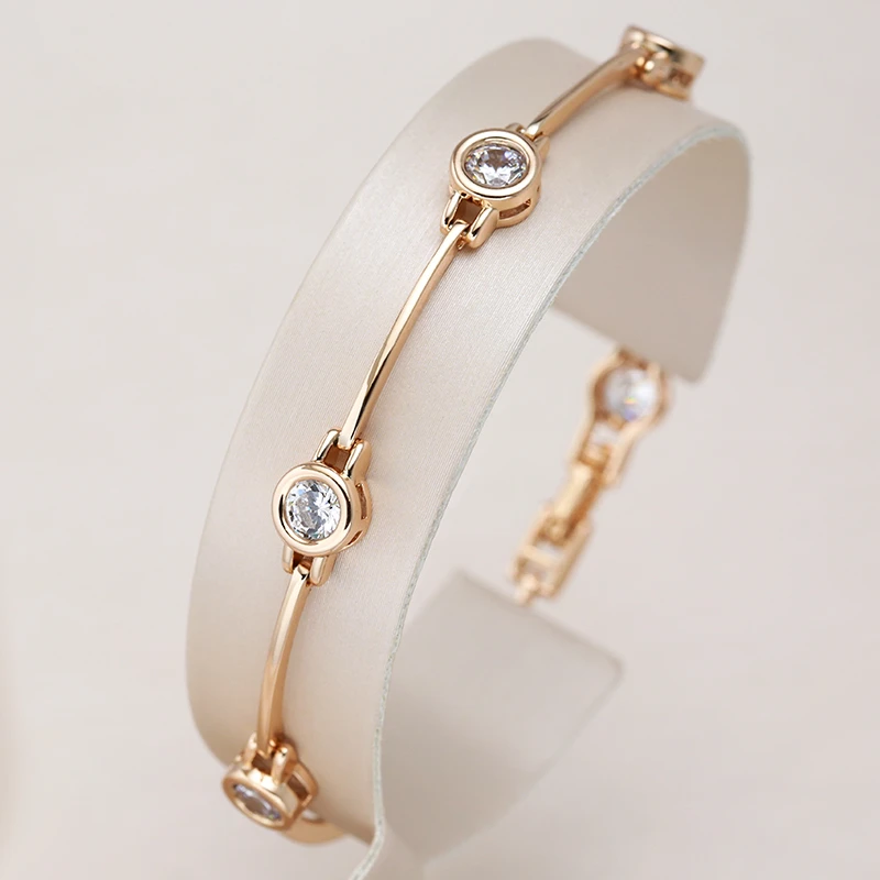 Elegant gold bracelet with zirconias