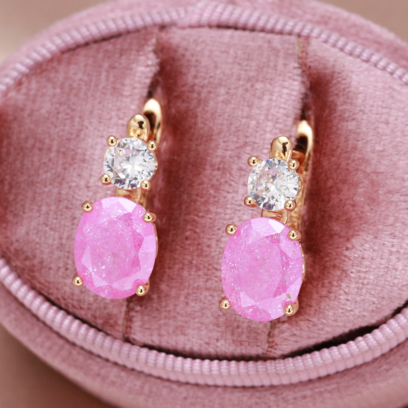 Elegant earrings with rose zirconia in gold