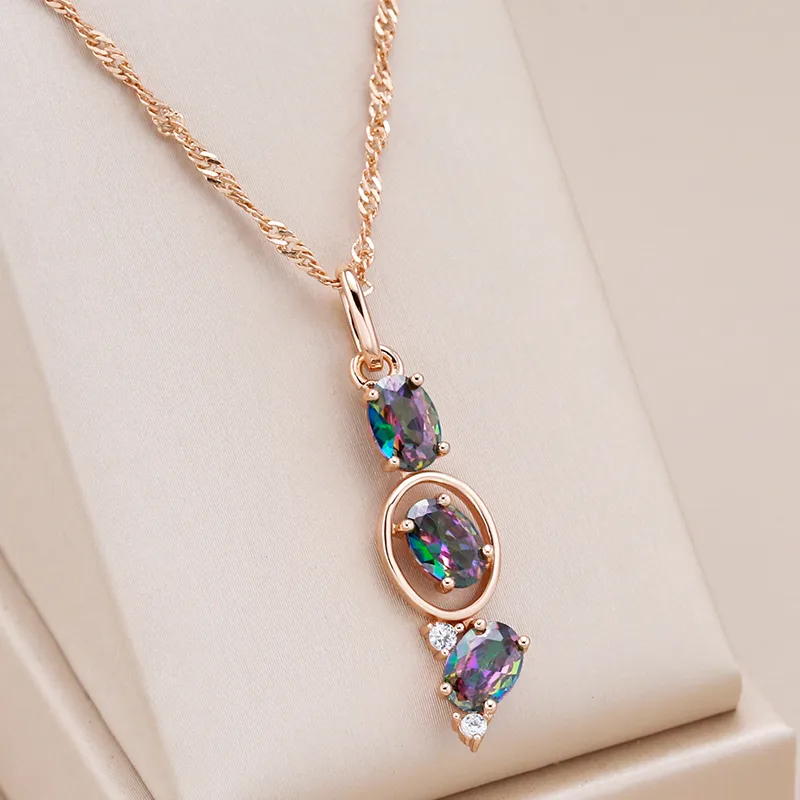 Elegant multicolored pendant necklace