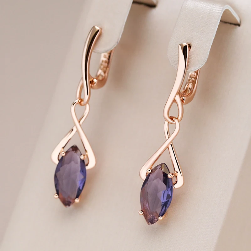 Elegant earrings with amethyst crystal