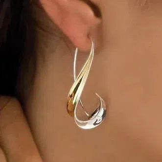 Offer: Vintage golden dangling earrings