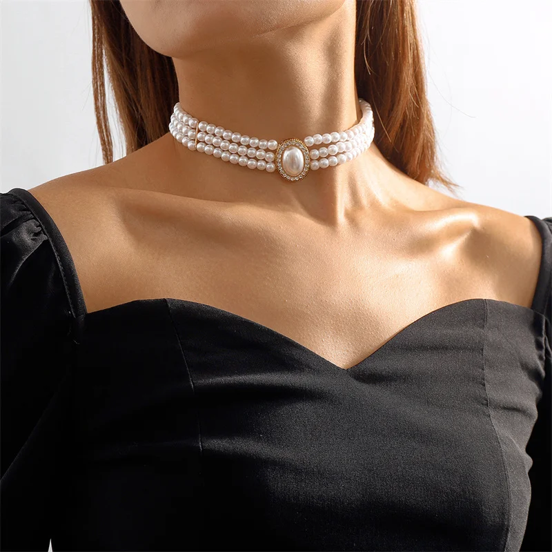 Elegant Trio Pearl Necklace