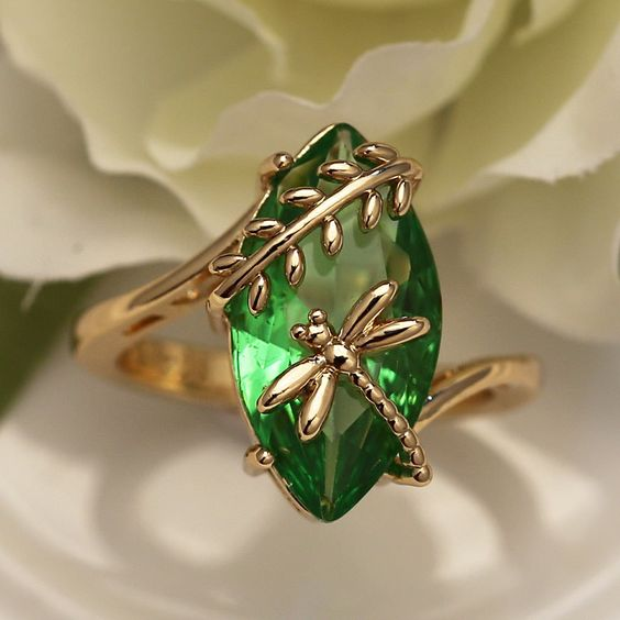 Dragonfly Emerald Crystal Ring