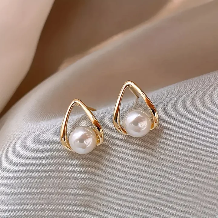 Triangular Hollow Earrings with Graceful Pearls