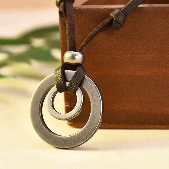 Silver-Plated Vintage-Style Leather Pendant Necklace