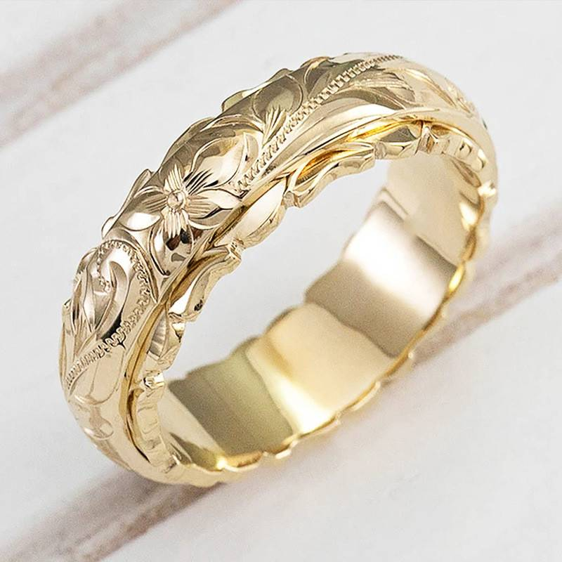 Vintage gold ring with organic design