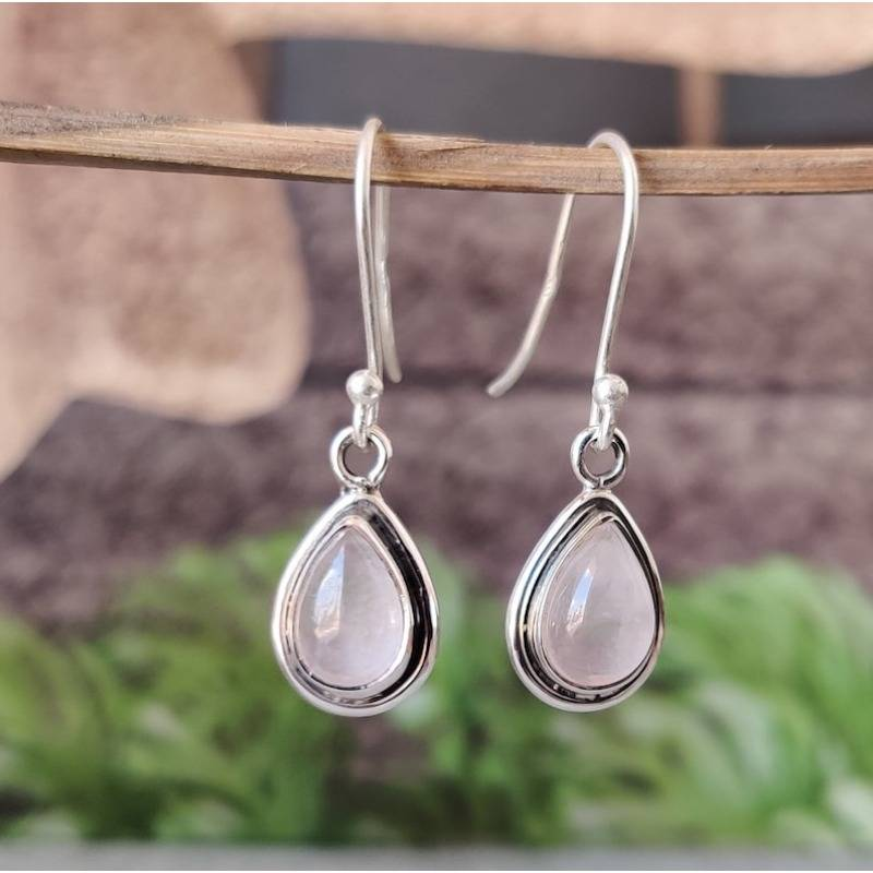 White Vintage-Style Crystal Dangle Earrings