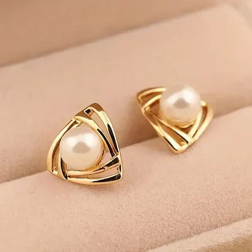 Exquisite Gold and Pearl Earrings
