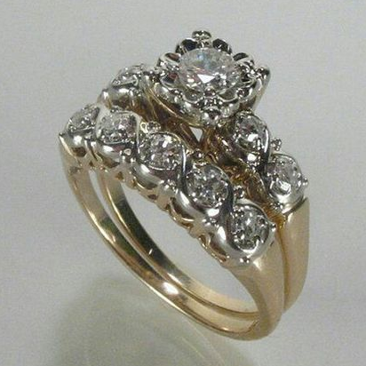 Vintage gold ring with sparkle