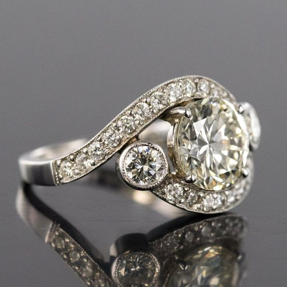 Shimmering Band in Crystal Silver