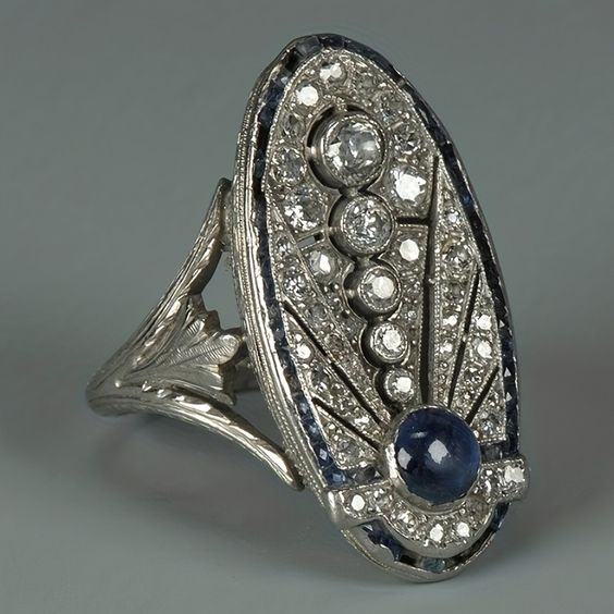 Vintage Shimmering Oval Ring