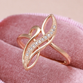 Luxurious Zirconia Ring in Gold