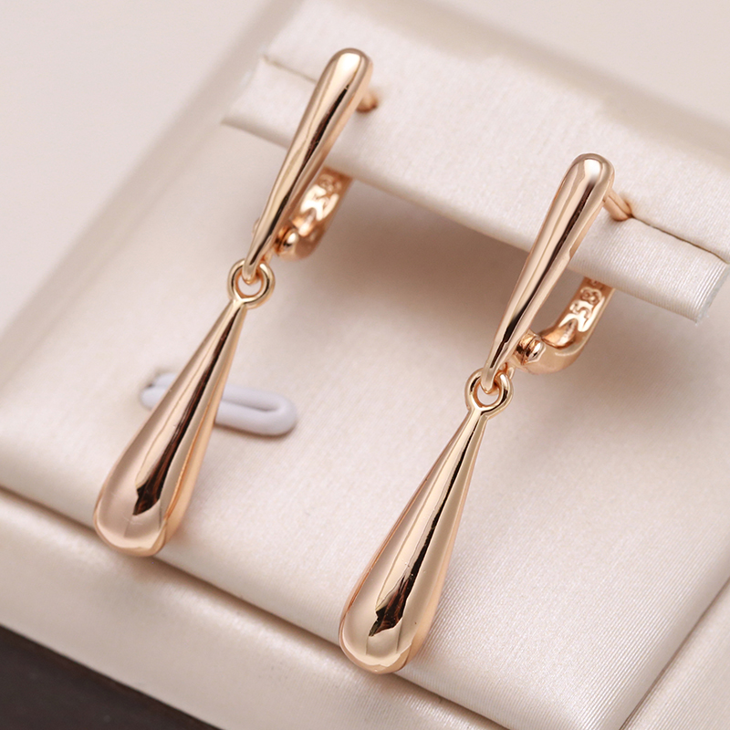 Elegant Golden Teardrop Earrings