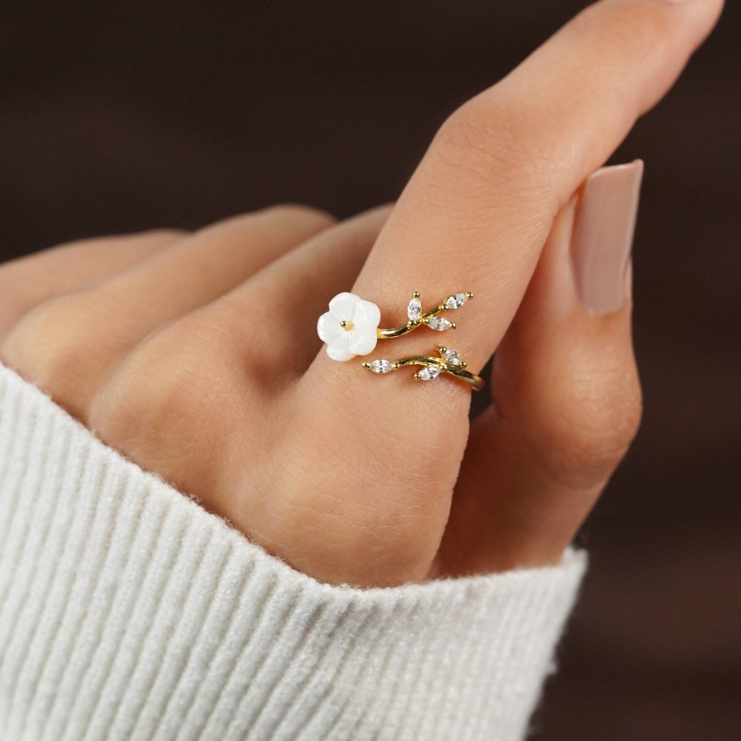 Gold Floral and Leaf Adjustable Ring