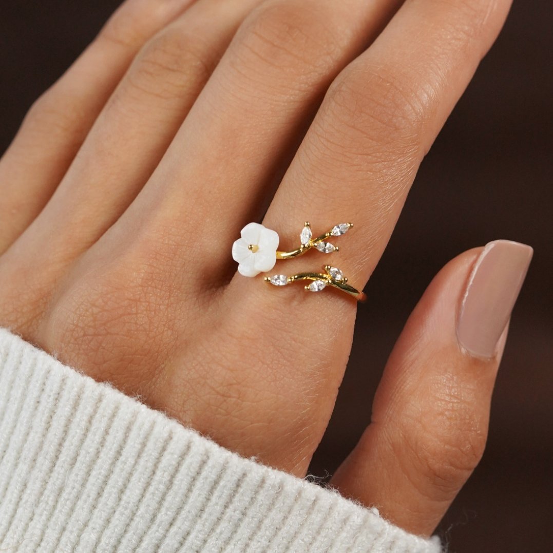 Gold Floral and Leaf Adjustable Ring